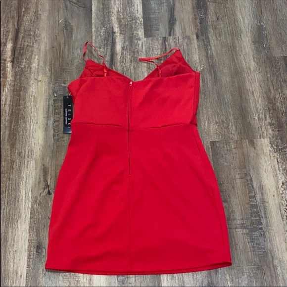 Red dress - Picture 2 of 2